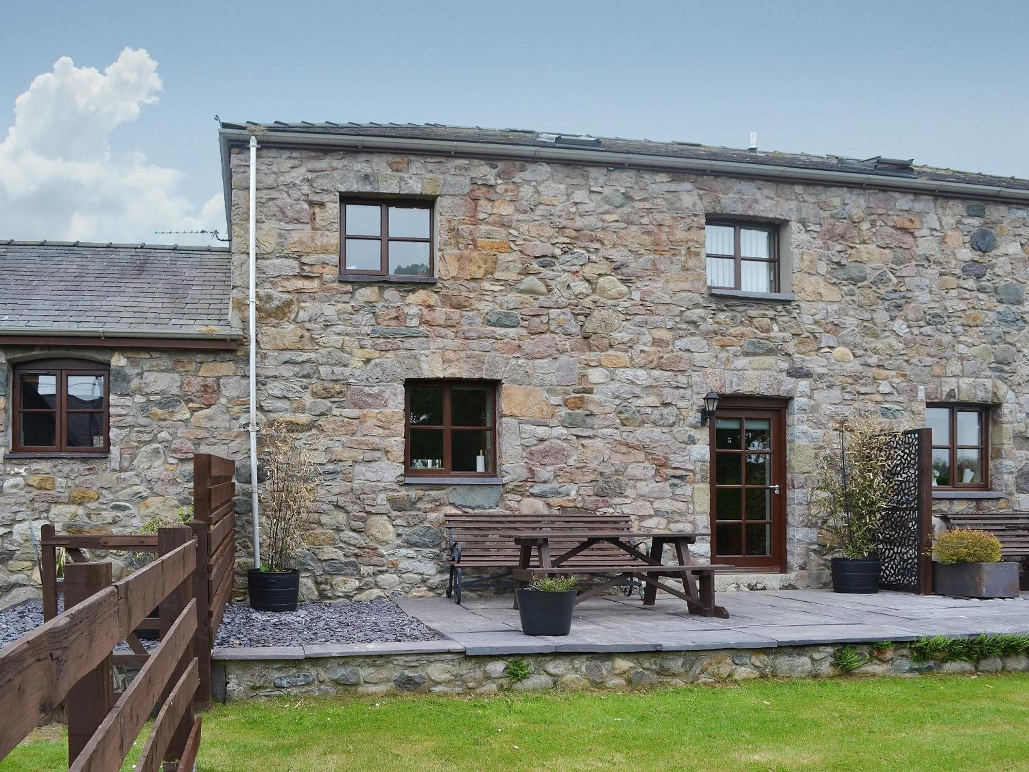 Villa Llofft Yr Yd - 16984 Brynsiencyn Exterior foto